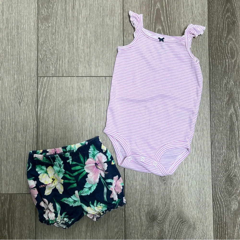 CARTERS 2PC SLEEVELESS BODYSUIT AND SHORTS SET PURPLE 12MO